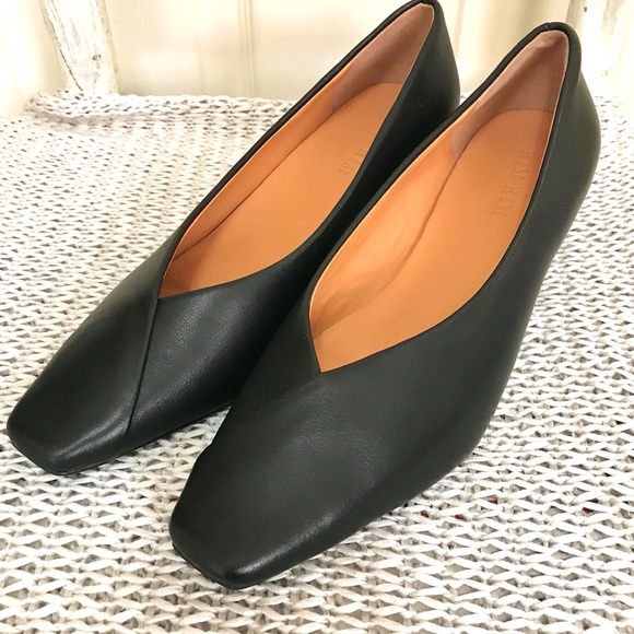 NWOT Rim Rim Leather Pumps Black - Picture 8 of 16